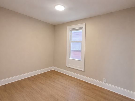 3rd image of 304 Maryland St #1