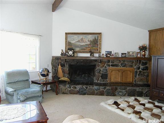 4th image of 4421 Woodside Way