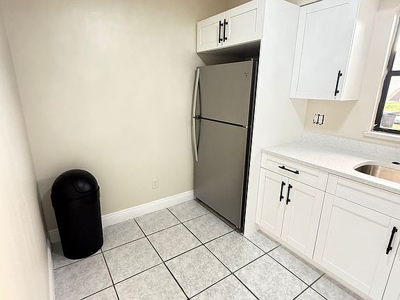 5th image of 3317 SW Santa Barbara Pl #3317