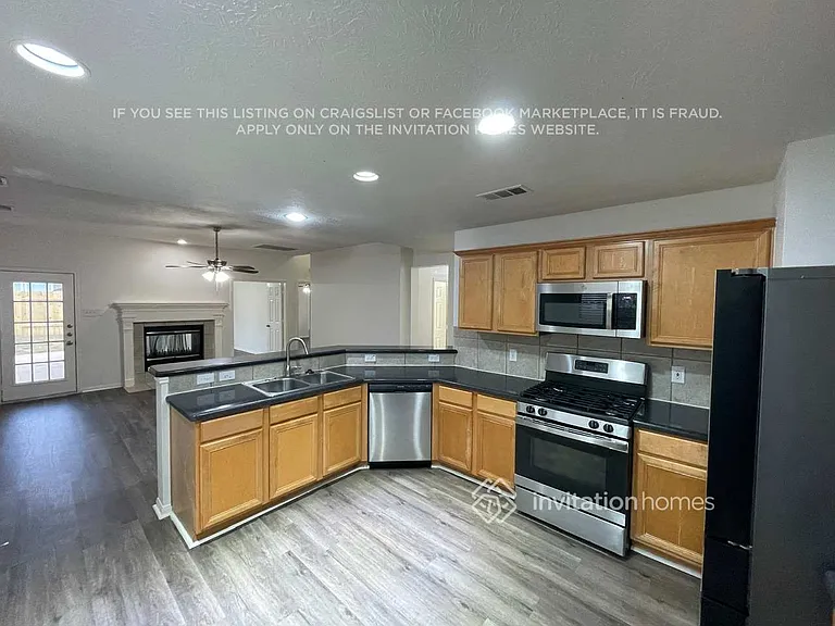 15726 Stiller Park Dr — Photo 3