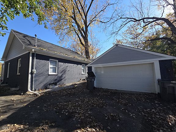 3rd image of 3644 N Parker Ave