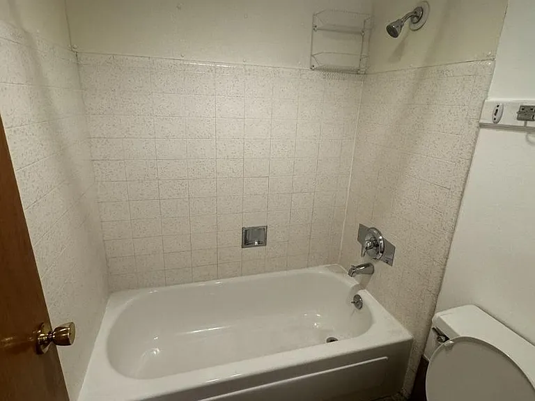 266 N 300 E #27 — Photo 18