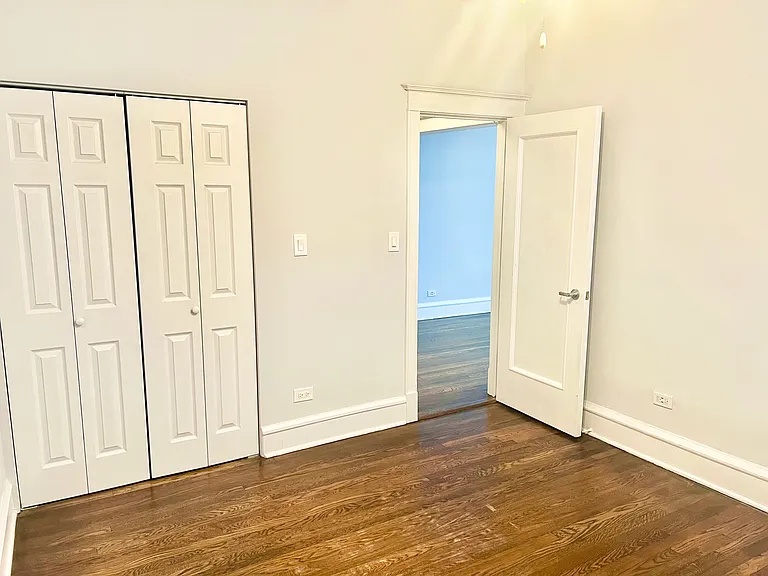 907 W Sheridan Rd #3 — Photo 6