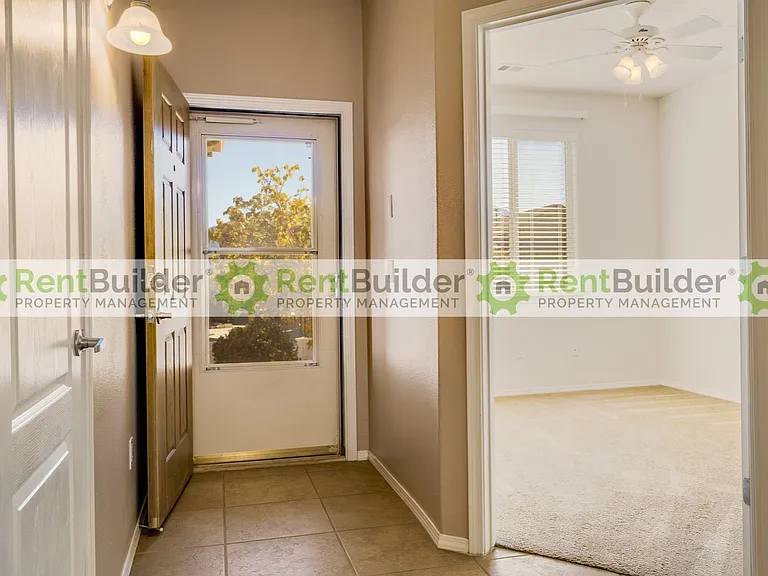 1027 Desert Willow Ct — Photo 8