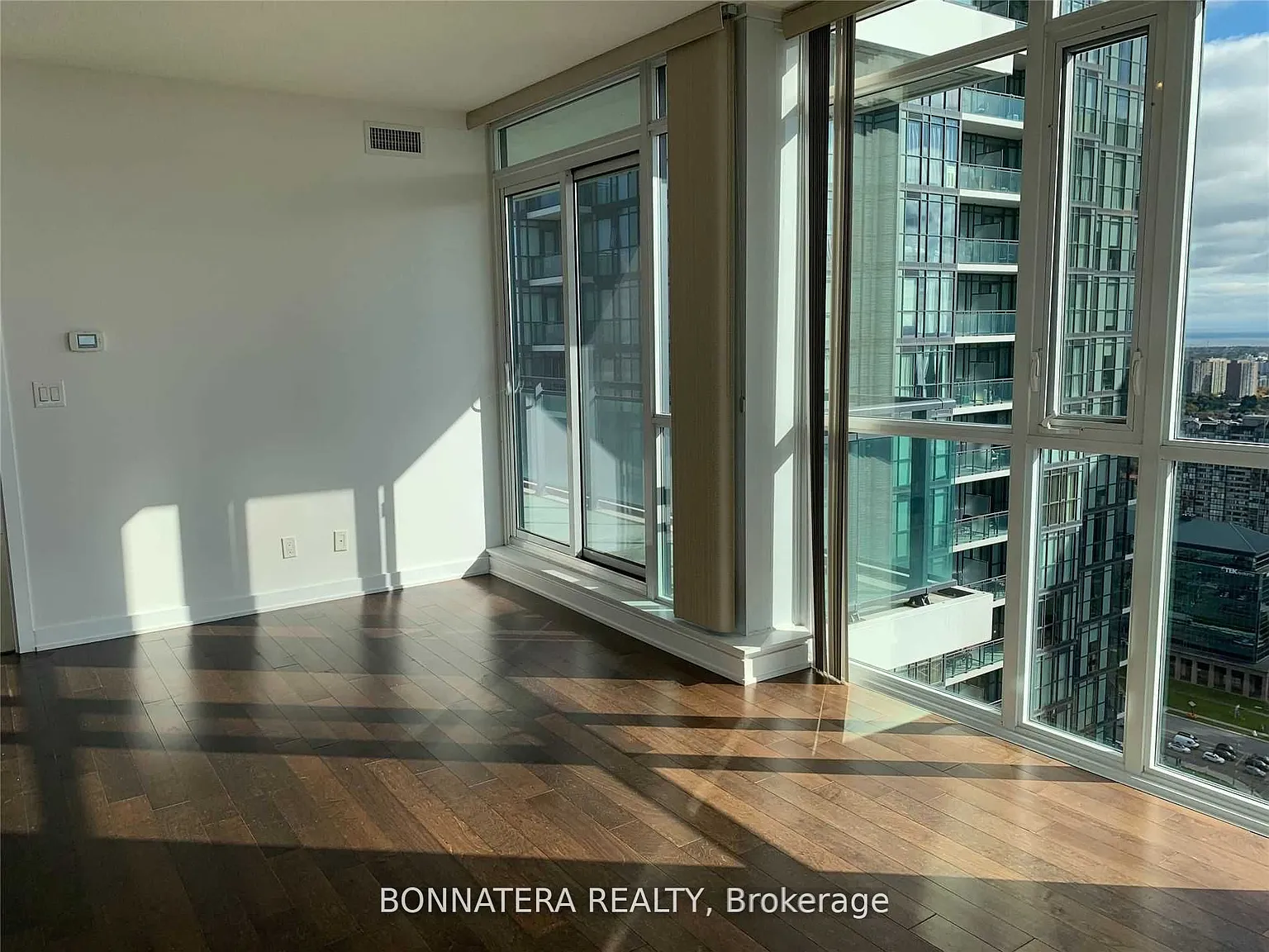 3 bed, $2,890 — Photo 4