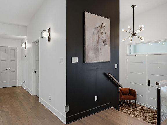 2nd image of 11 Halifax Pl