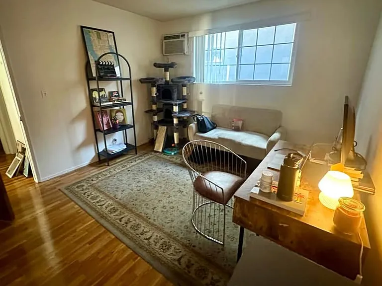 152 S Hayworth Ave #8 — Photo 9