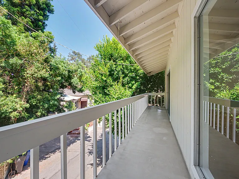 10424 Oletha Ln — Photo 25