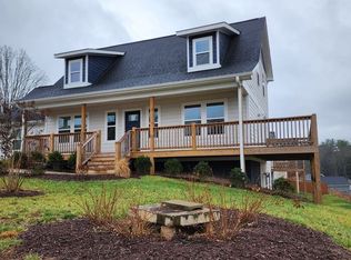 303 Golden Fields Ln, Asheville, NC 28804