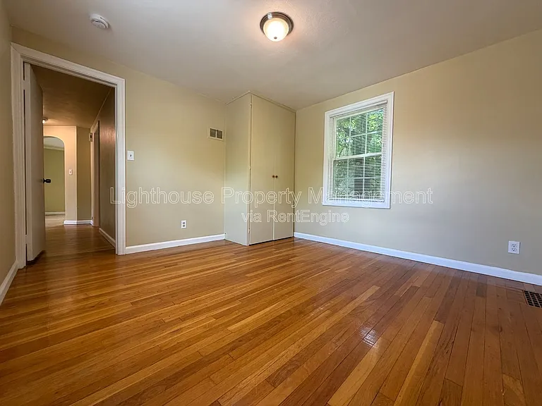 1447 Giddings Ave SE #2 — Photo 10