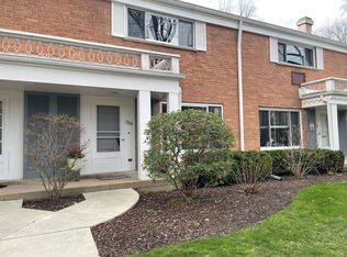 1534 Palmgren Dr, Glenview, IL