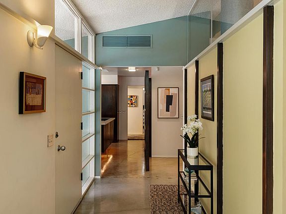 4th image of 2065 Canyon Close Rd