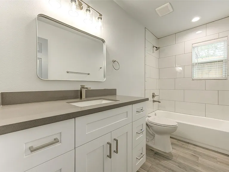 3112 Wentworth St #2 — Photo 10
