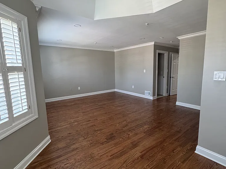 75 Washington St — Photo 25