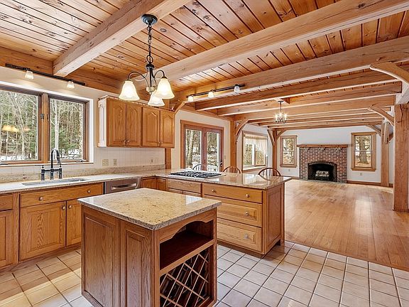 4th image of 5 Blueberry Hill Ln