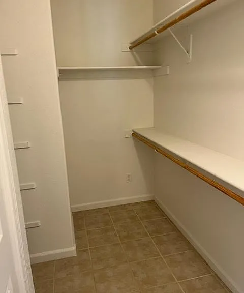 729 Wynyard Cir — Photo 34