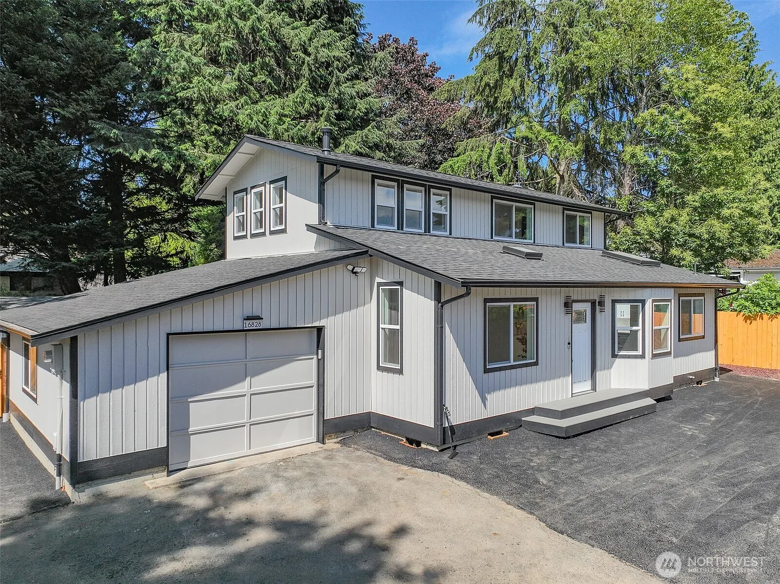 16828 Ambaum Boulevard S photo 1