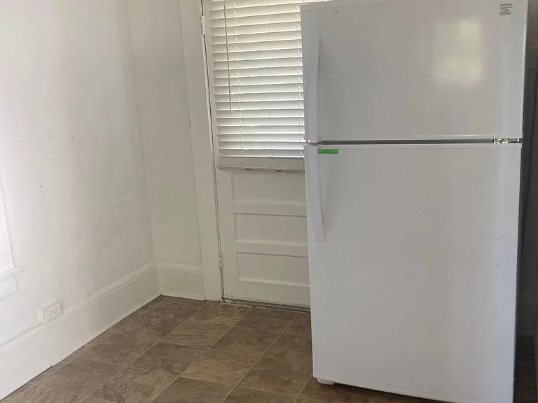 827 N Oleander Ave #1 — Photo 17
