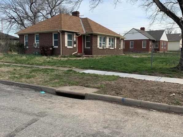 2902 E Shadybrook Ln, Wichita, KS 67214