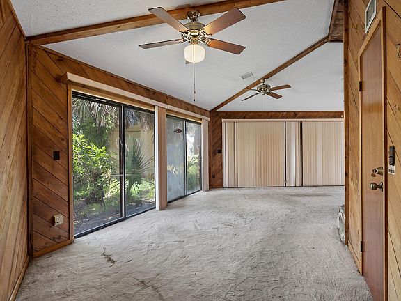 5th image of 4122 Safari St