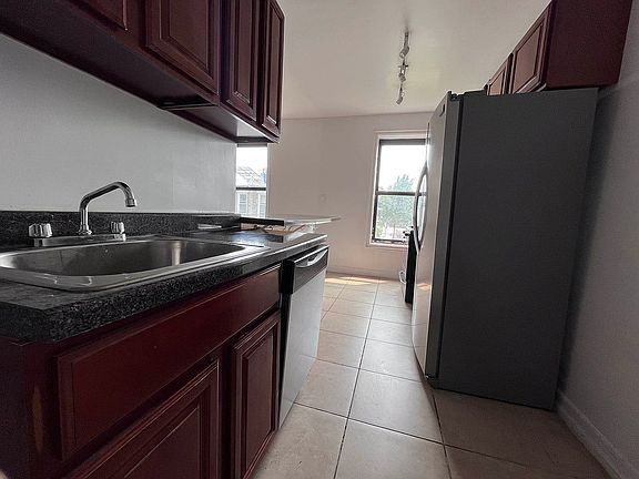 4th image of 97 Brooklyn Ave APT 4H
