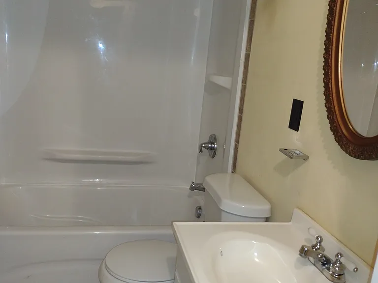 1113 New Rosedale Rd NE — Photo 4