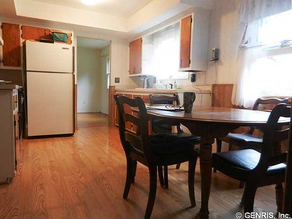 4th image of 20 Peppermill Dr