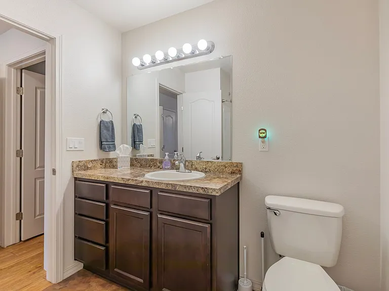 800 Sherwood Dr — Photo 14