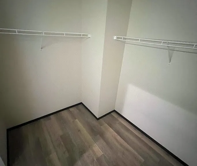 Galaxie High Rise Apartments — Photo 16