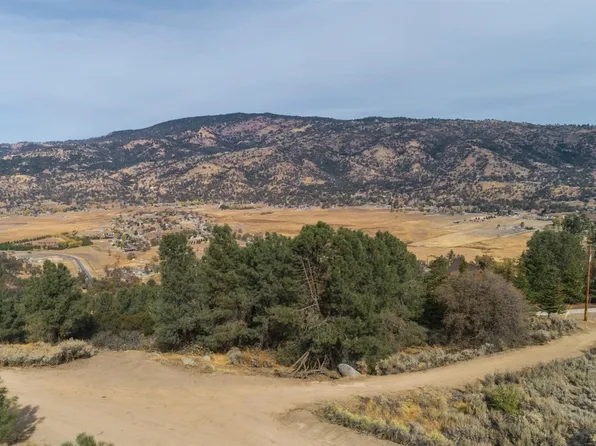 22451 Saddleback Dr #174/175, Tehachapi, CA 93561