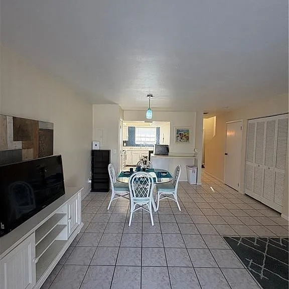 1005 SW 48th Ter #8 — Photo 10