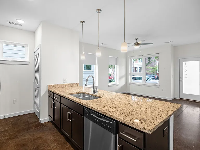 1206 Porter St — Photo 13