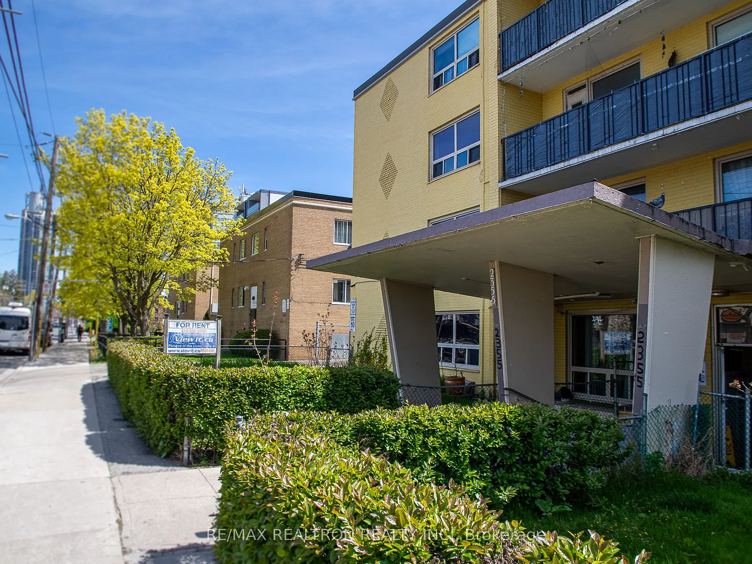 2 bed, $2,050 — Photo 2