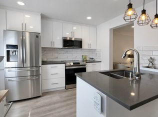 438 Carlsen Pl, Pt Moody, BC