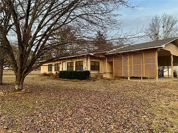 4th image of 106 Lakeside Dr