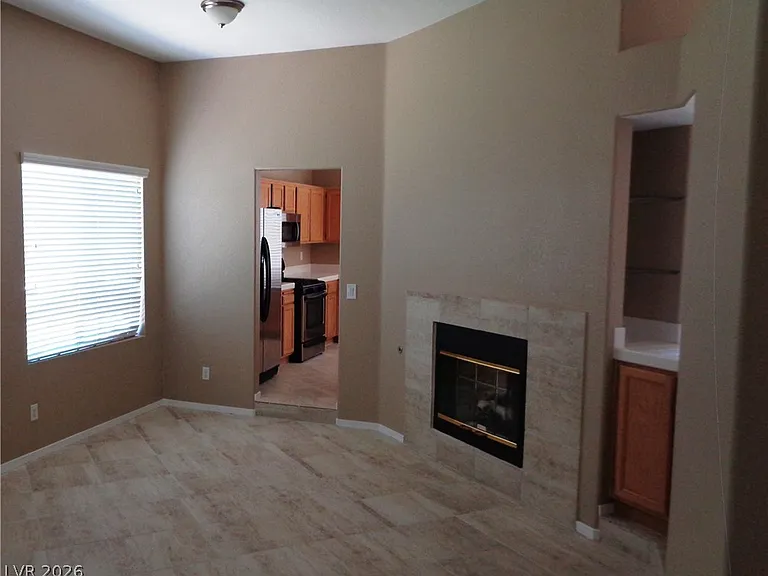 446 Nancy Dr — Photo 5