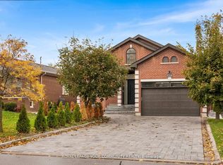 72 Oxford St #A, Richmond Hill, ON L4C 4L5