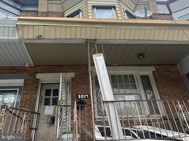 2nd image of 5227 Heston St