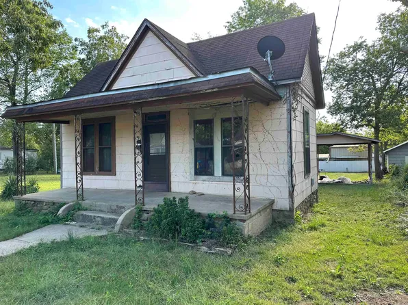 1105 7th St, Mena, AR 71953