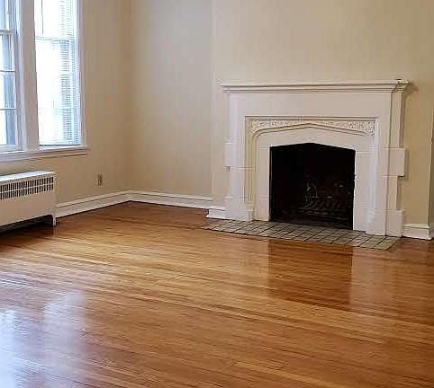 3rd image of 15610 Van Aken Blvd APT 20