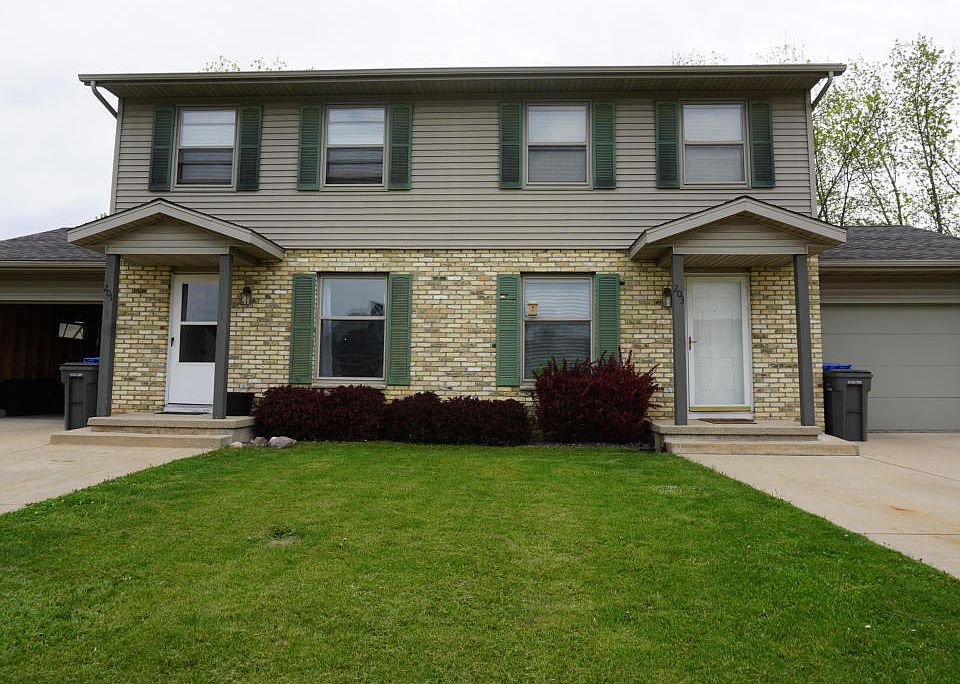 1st image of 201 Applewood Ln #203
