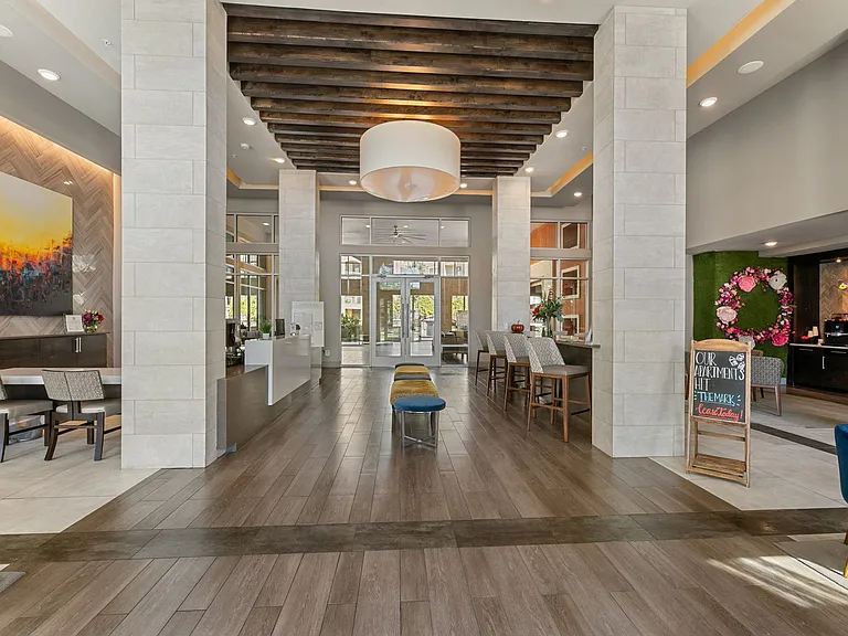 The Mark at Huebner Oaks — Photo 43