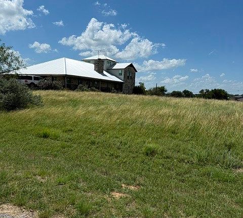 2nd image of 10065 Lakeview Ct