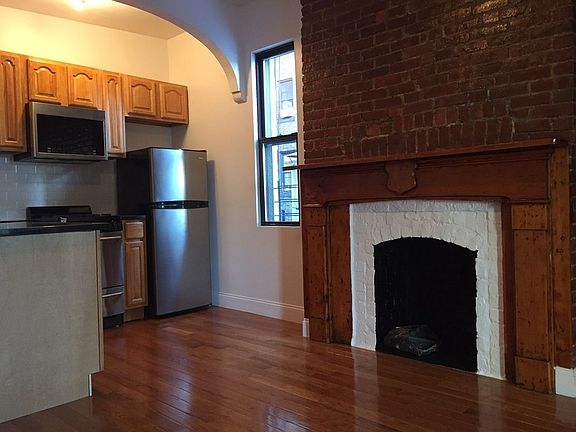 2nd image of 23 Barrow St APT 4C