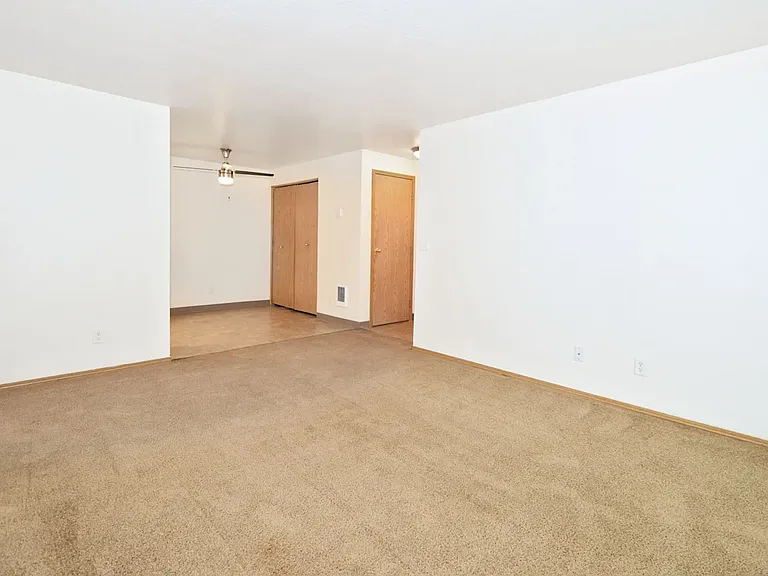 Fawnbrook Apartments — Photo 6