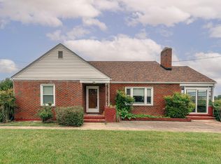 3505 Hershberger Rd NW, Roanoke, VA 24017