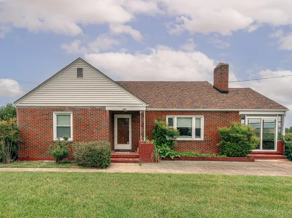 3505 Hershberger Rd NW, Roanoke, VA 24017