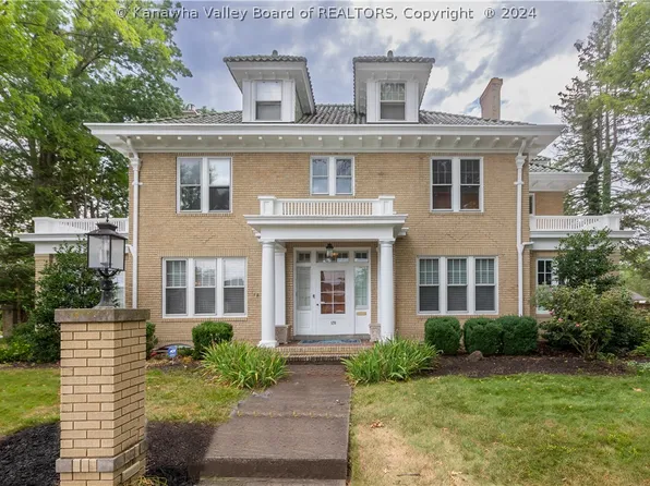 131 Woodland Dr, Huntington, WV 25705