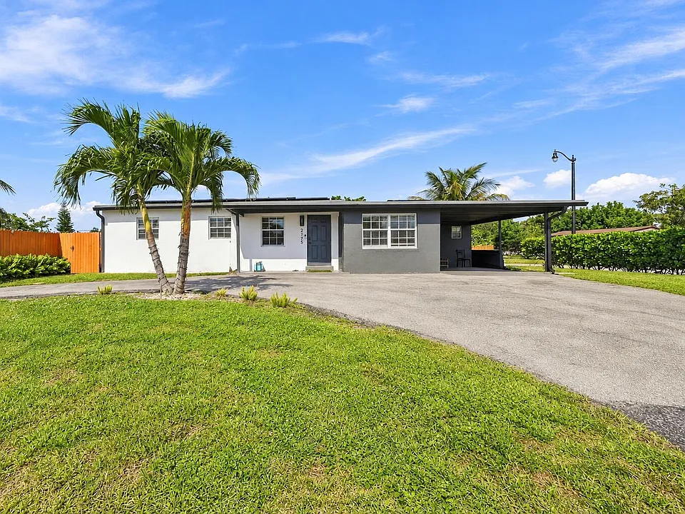 2775 NE 16th Ave