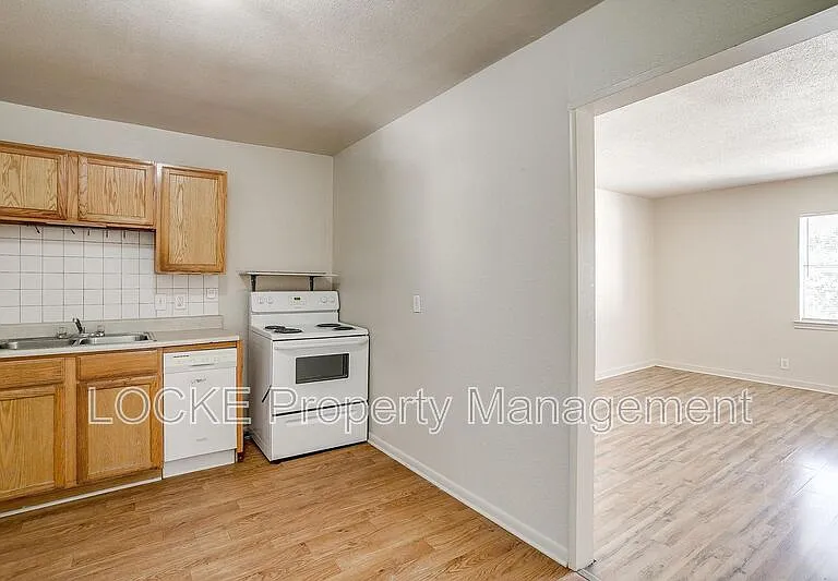 3419 S University Dr #D — Photo 4